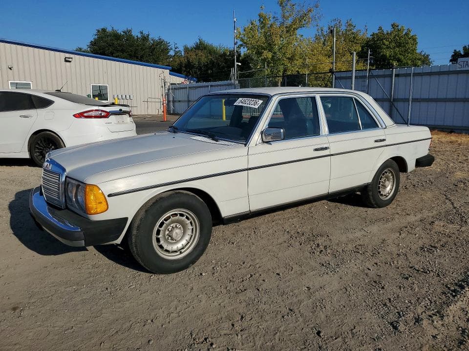 1980 MERCEDES-BENZ 300D - 1