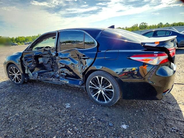 2018 TOYOTA CAMRY SE 2