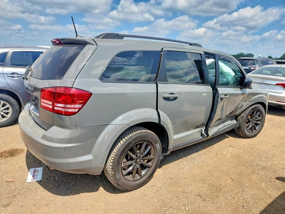 2020 DODGE JOURNEY SE 3