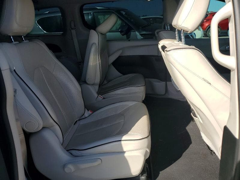 2017 CHRYSLER PACIFICA EHYBRID PLATINUM 11