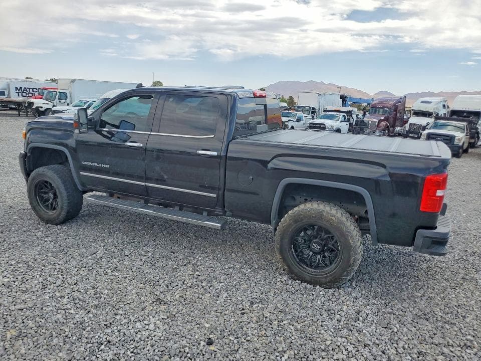 2018 GMC SIERRA K2500 DENALI 2