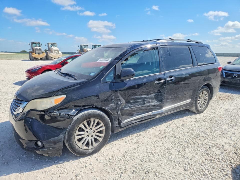 2017 TOYOTA SIENNA XLE 8-PASSENGER - 1