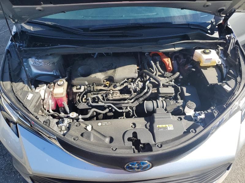 2023 TOYOTA SIENNA XLE 12