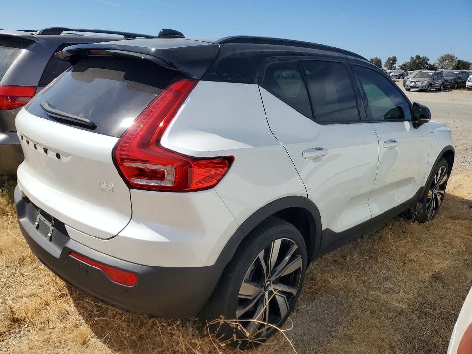 2021 VOLVO XC40 RECHARGE 3