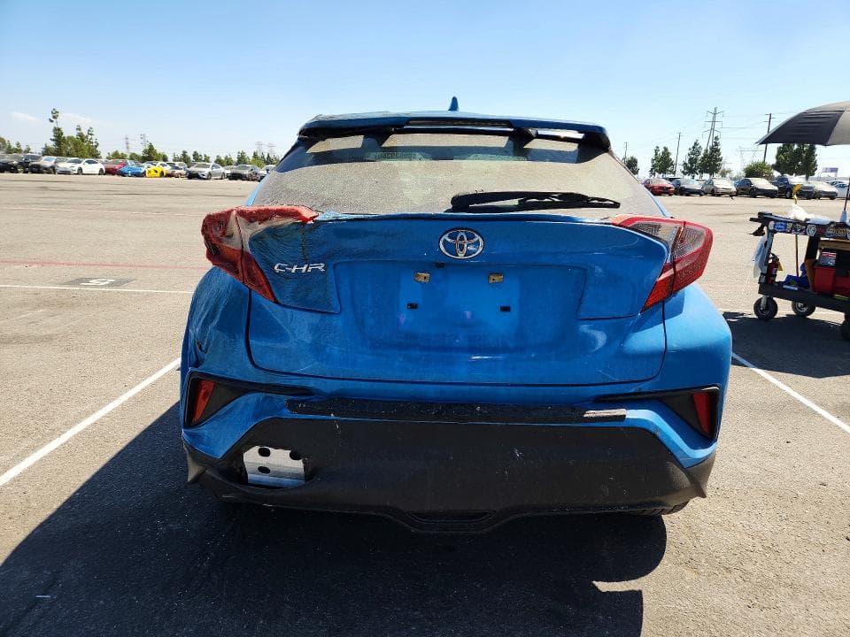 2019 TOYOTA C-HR XLE 6