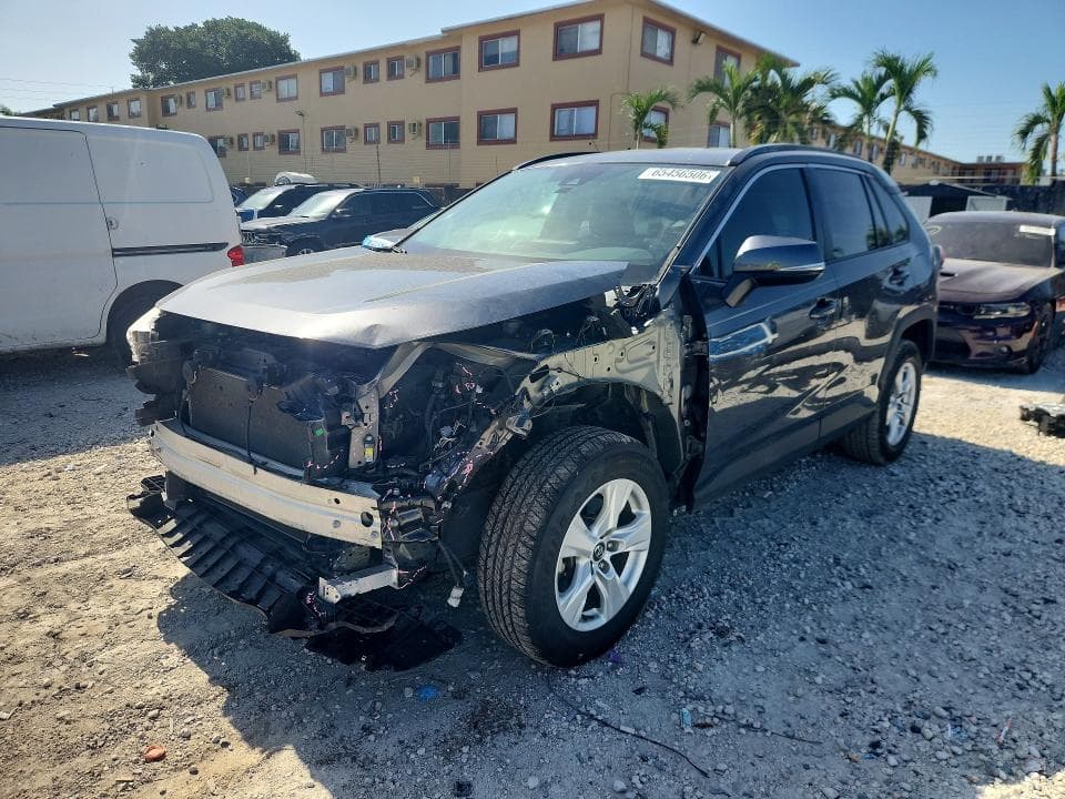 2020 TOYOTA RAV4 XLE - 1