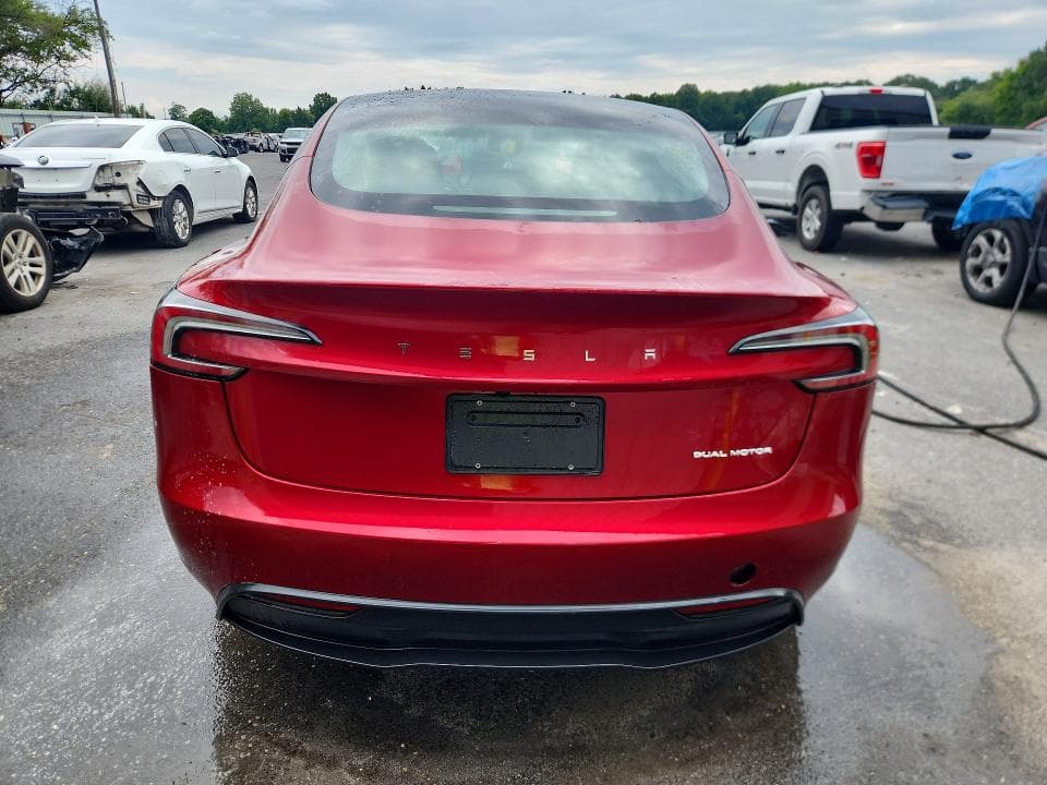 2025 TESLA MODEL 3 6