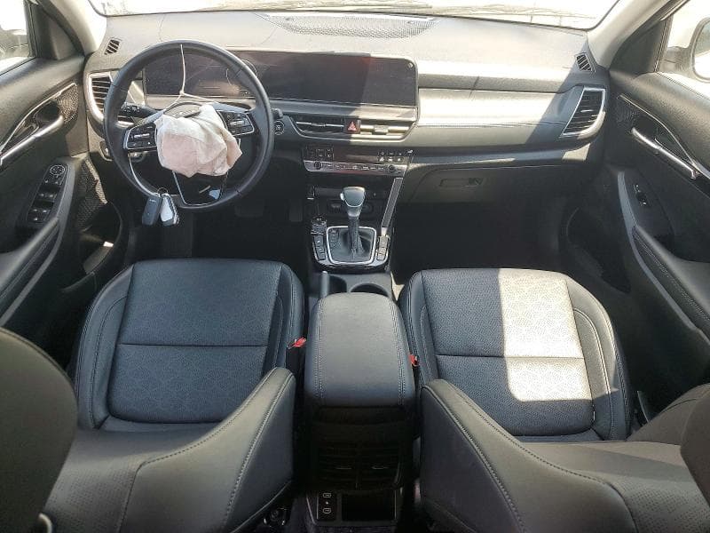 2025 KIA SELTOS EX 8