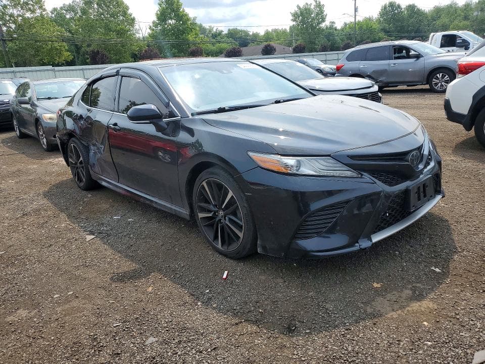 2019 TOYOTA CAMRY XSE 4