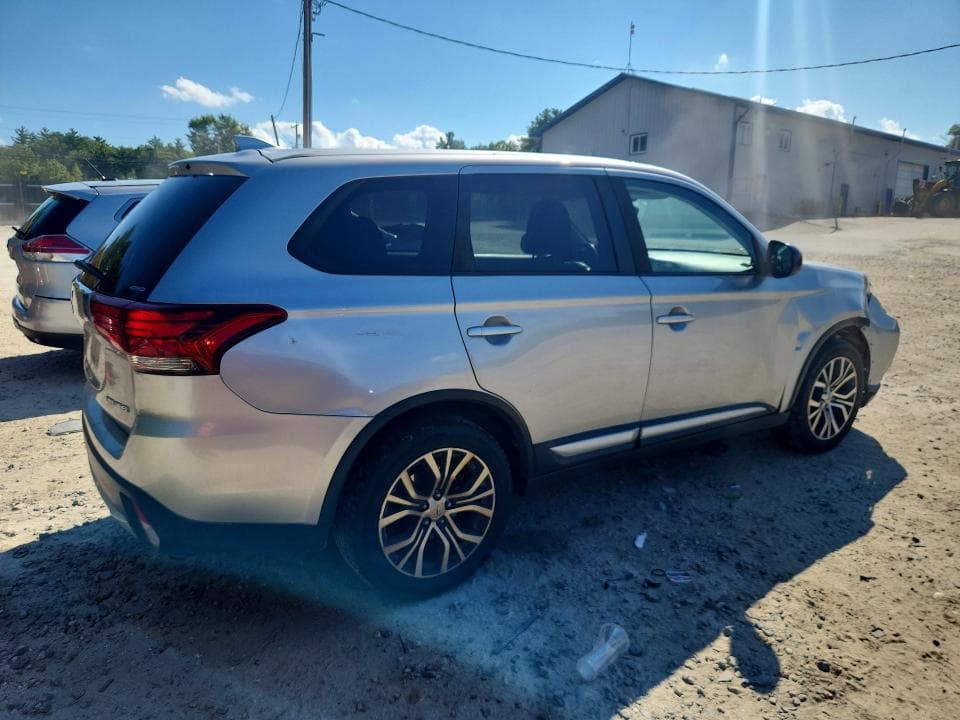 2018 MITSUBISHI OUTLANDER SE 3