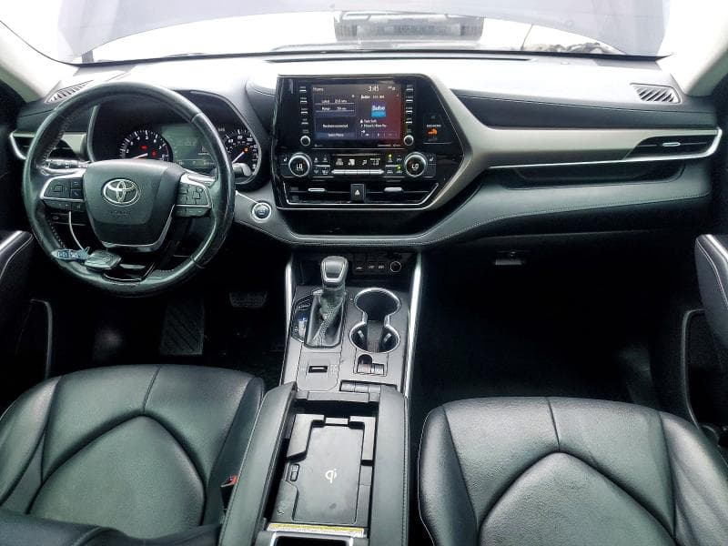 2020 TOYOTA HIGHLANDER XLE 8