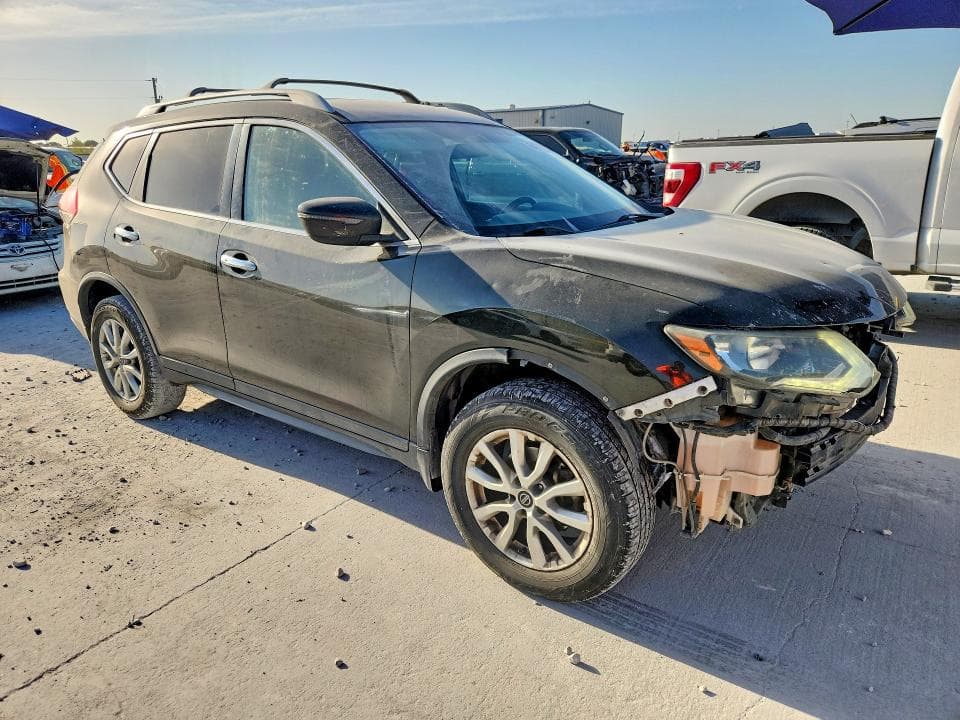2017 NISSAN ROGUE SV 4