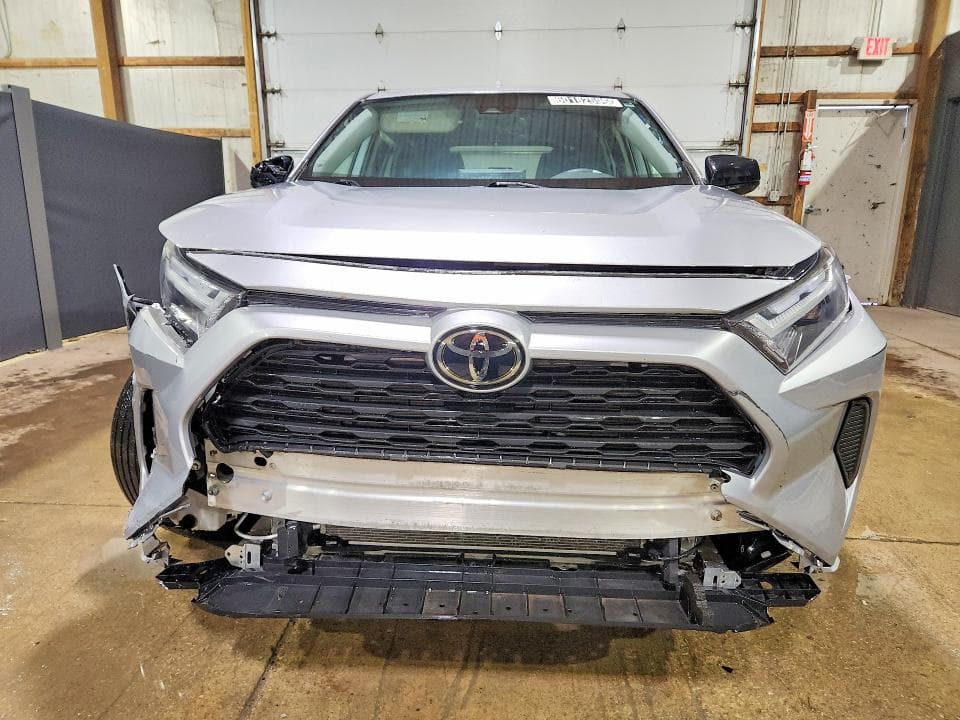 2023 TOYOTA RAV4 LE 5