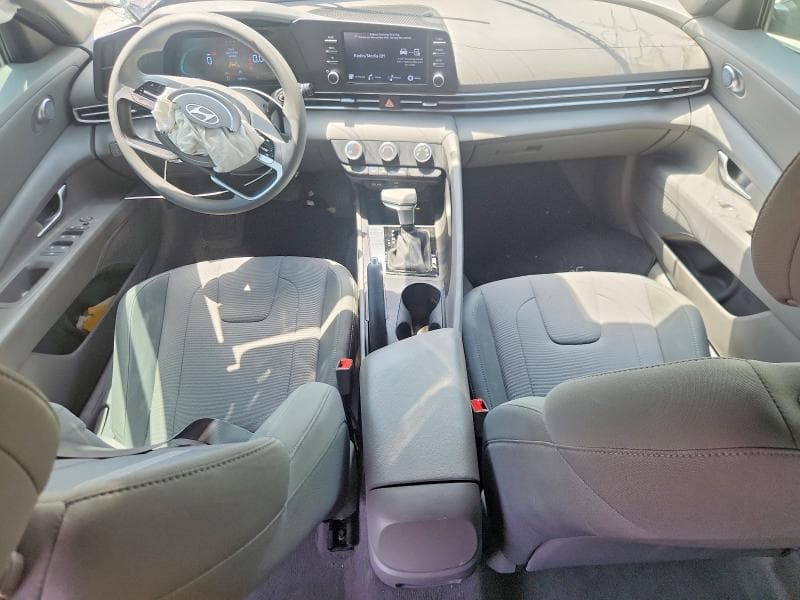 2024 HYUNDAI ELANTRA SE 8