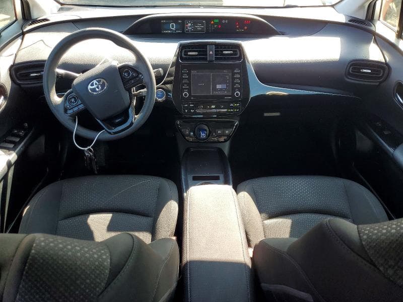 2021 TOYOTA PRIUS LE 8