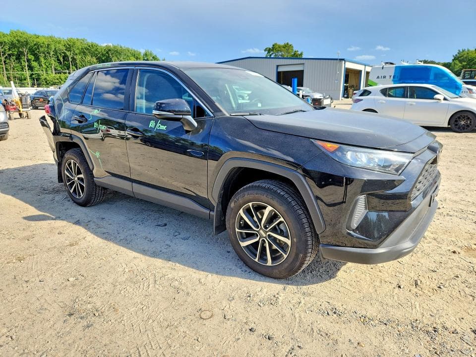 2022 TOYOTA RAV4 LE 4