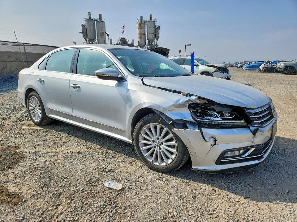2017 VOLKSWAGEN PASSAT SE 4