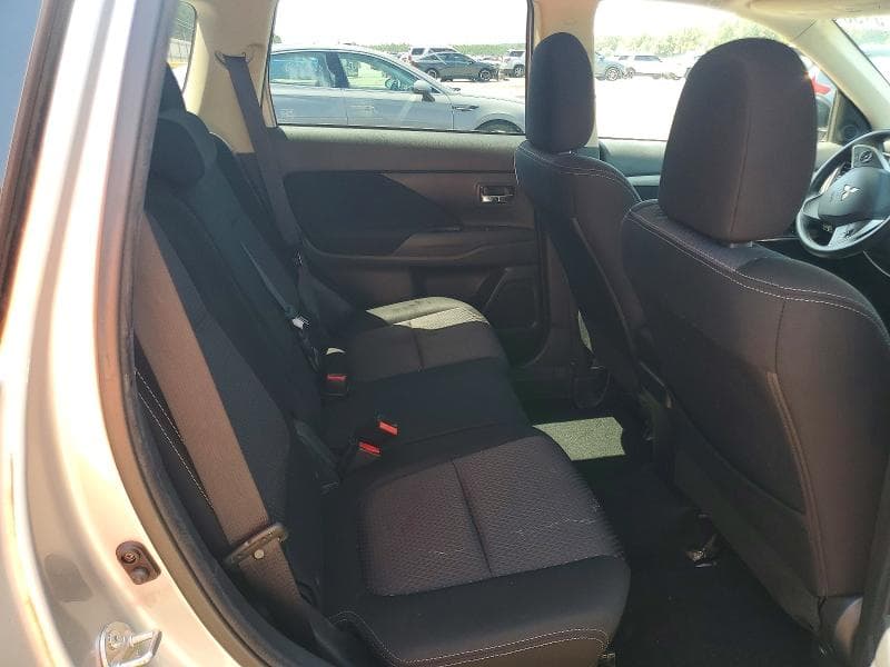 2018 MITSUBISHI OUTLANDER SE 11