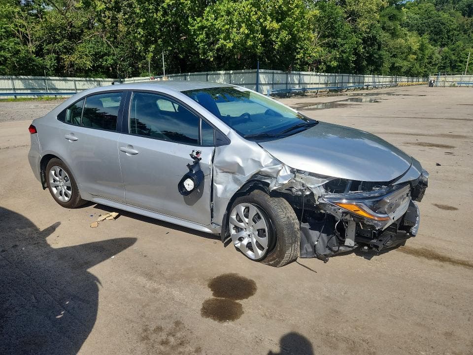 2025 TOYOTA COROLLA LE 4