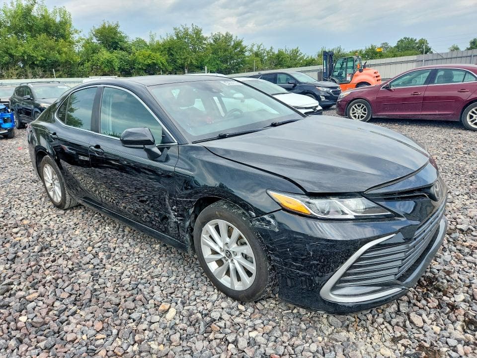 2021 TOYOTA CAMRY LE 4