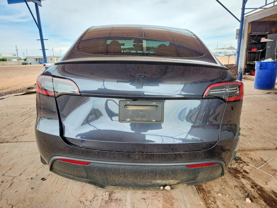 2024 TESLA MODEL Y 6
