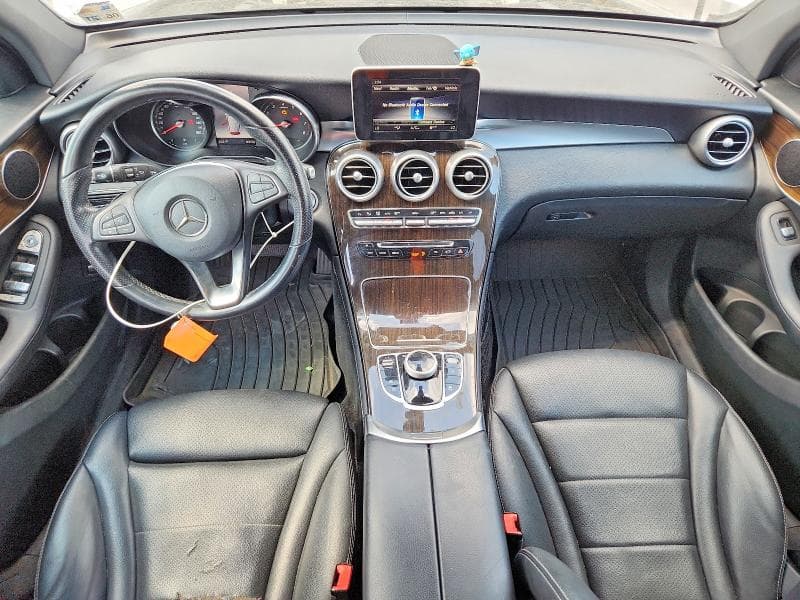 2019 MERCEDES-BENZ GLC 300 4MATIC 8