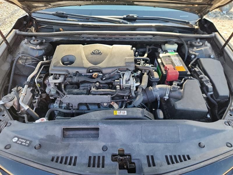 2018 TOYOTA CAMRY SE 11