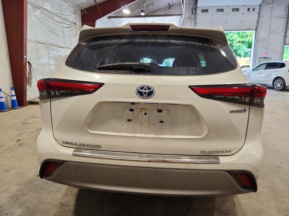 2023 TOYOTA HIGHLANDER HYBRID PLATINUM 6