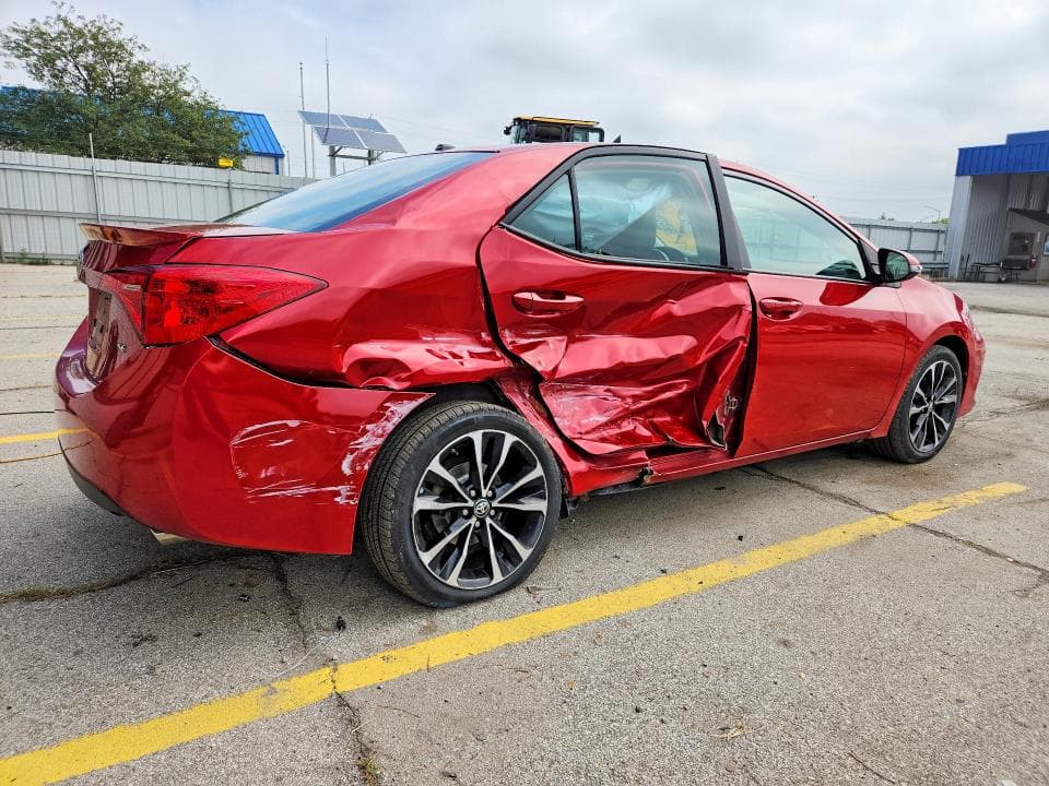 2017 TOYOTA COROLLA SE 3