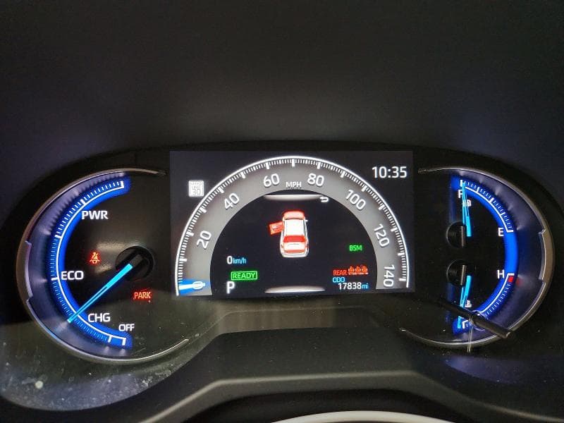2025 TOYOTA RAV4 HYBRID XLE 9