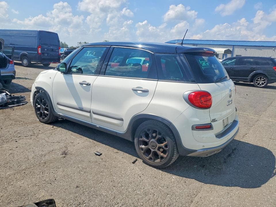 2018 FIAT 500L TREKKING 2