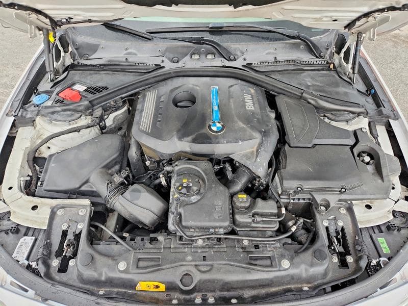 2018 BMW 330E 11