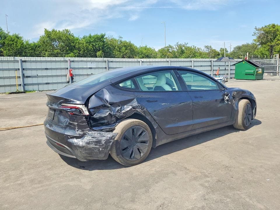 2025 TESLA MODEL 3 3