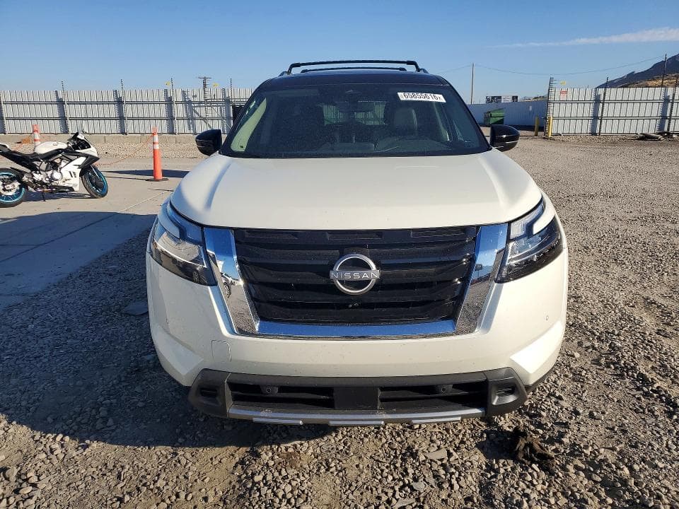2024 NISSAN PATHFINDER SL 5