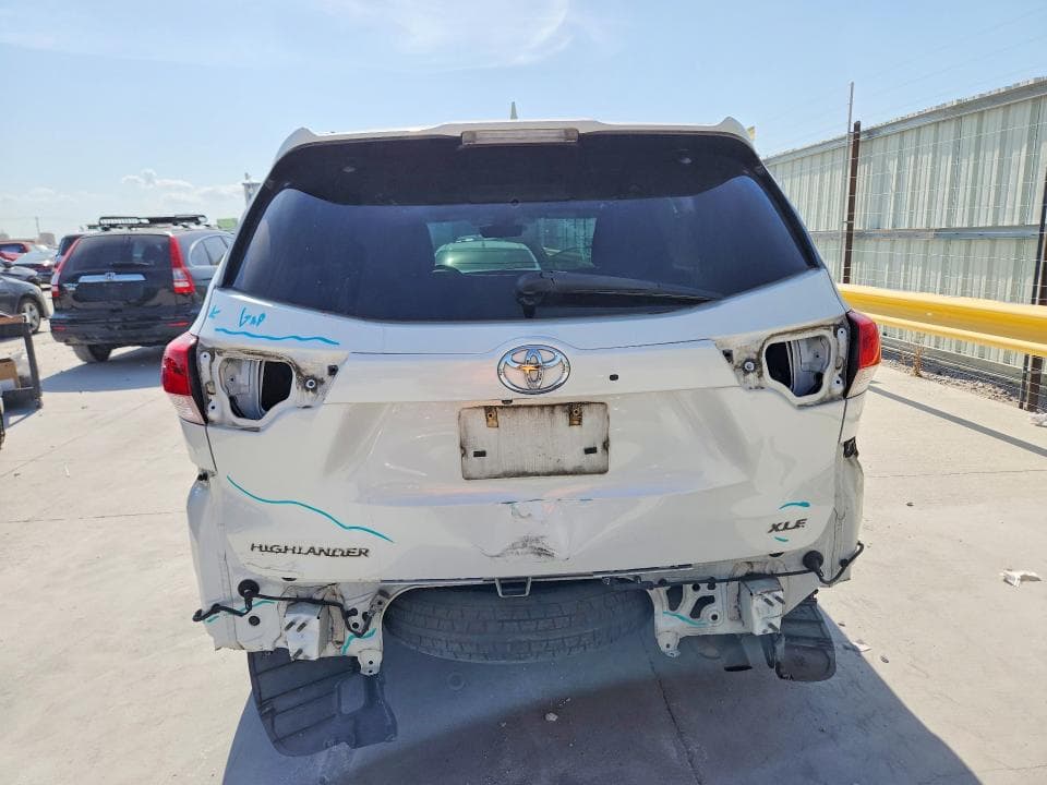 2017 TOYOTA HIGHLANDER XLE 6