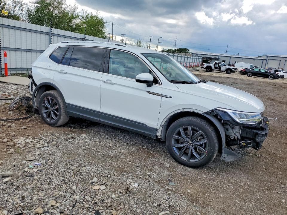 2022 VOLKSWAGEN TIGUAN SE 4