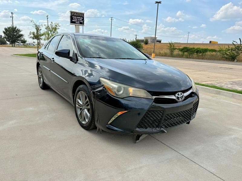 2017 TOYOTA CAMRY LE - 1
