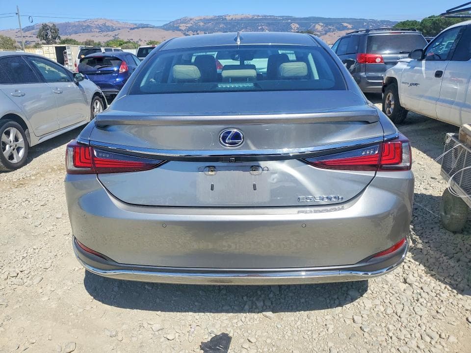 2021 LEXUS ES 300H 6