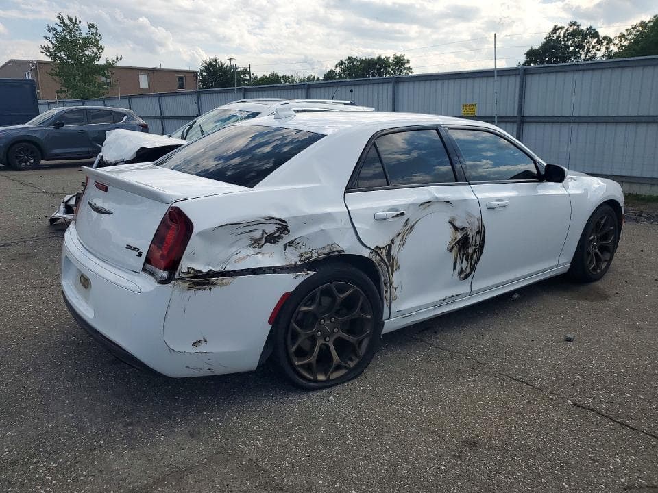 2017 CHRYSLER 300 S 3