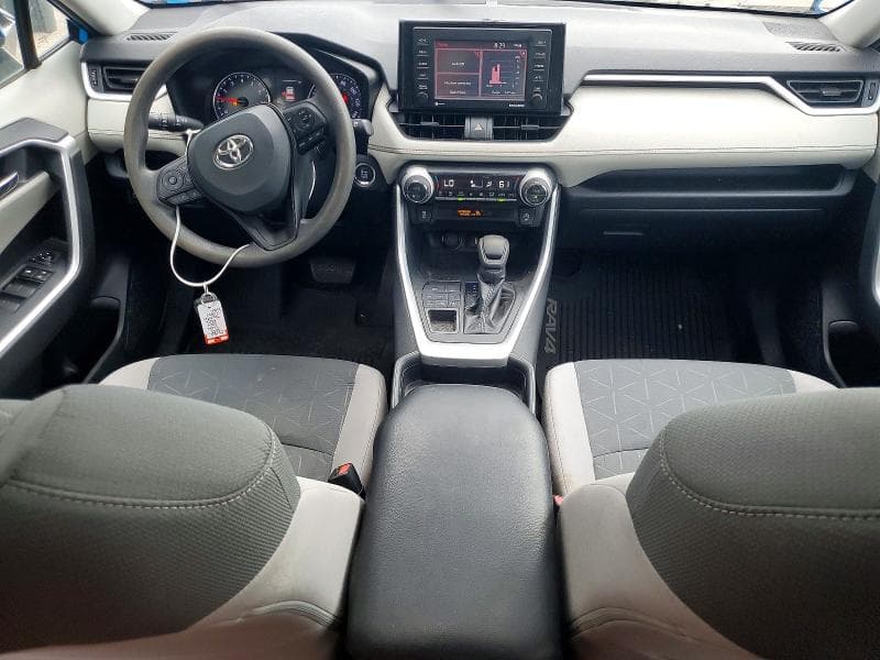 2020 TOYOTA RAV4 XLE 8