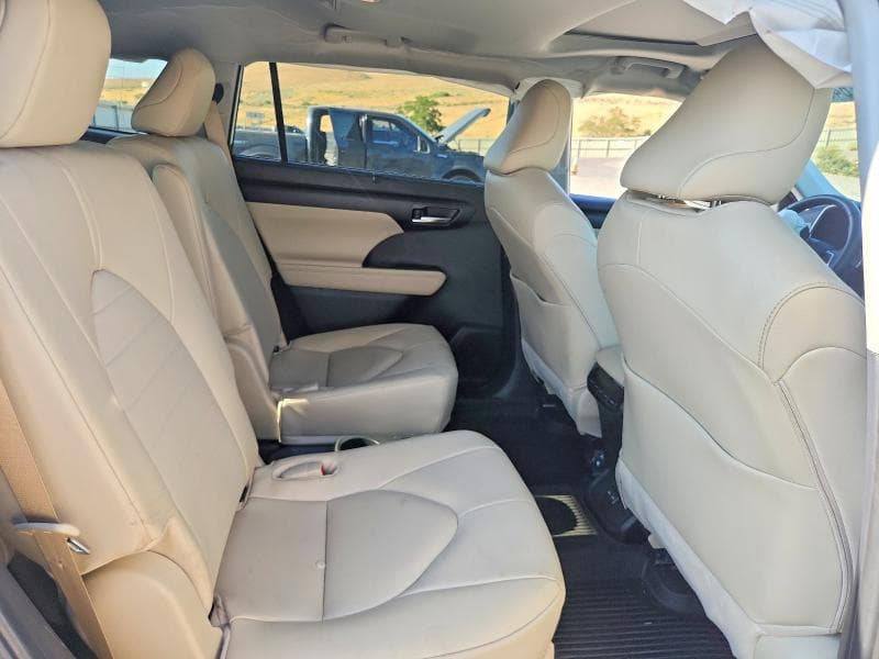 2025 TOYOTA HIGHLANDER HYBRID XLE 11