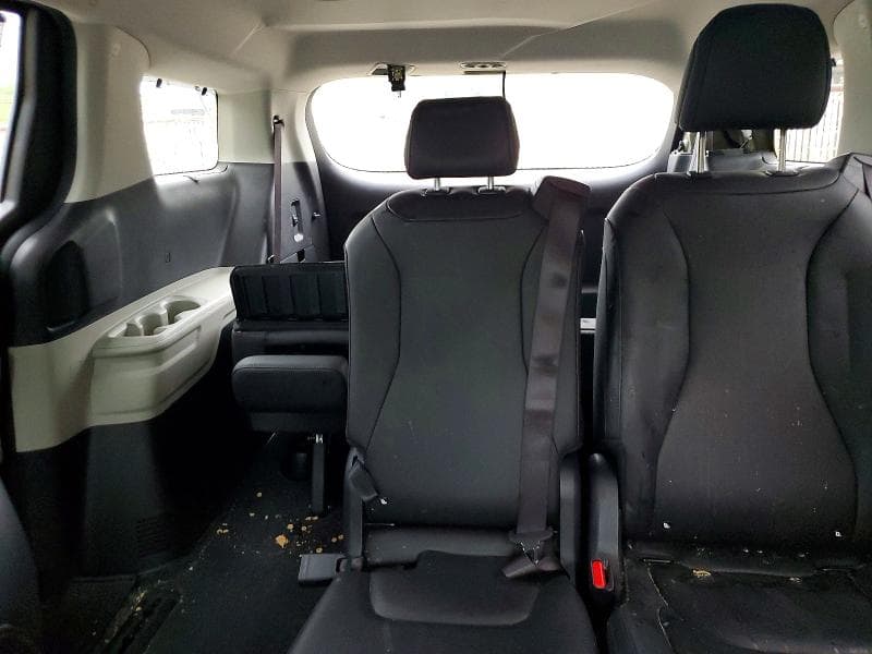2024 KIA CARNIVAL EX 10
