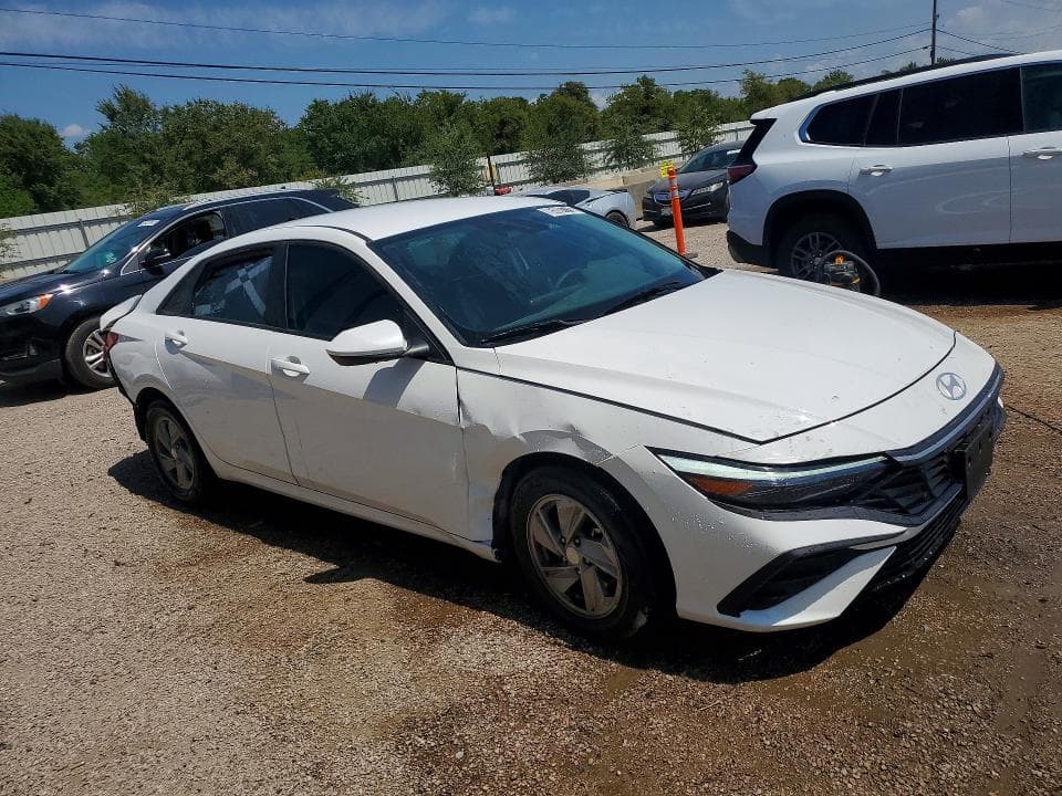 2026 HYUNDAI ELANTRA SE 4