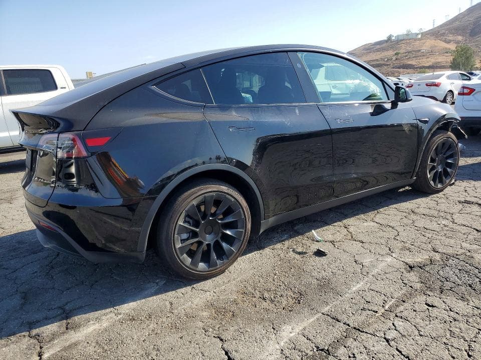 2025 TESLA MODEL Y 3