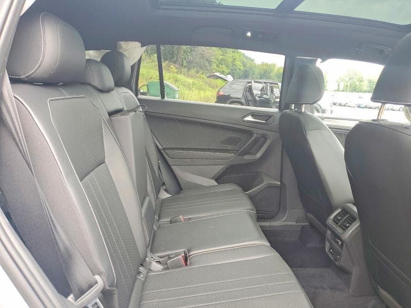 2022 VOLKSWAGEN TIGUAN SE R-LINE BLACK 11