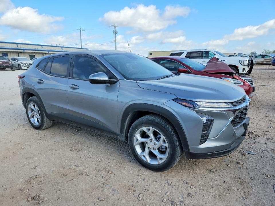 2024 CHEVROLET TRAX LS 4