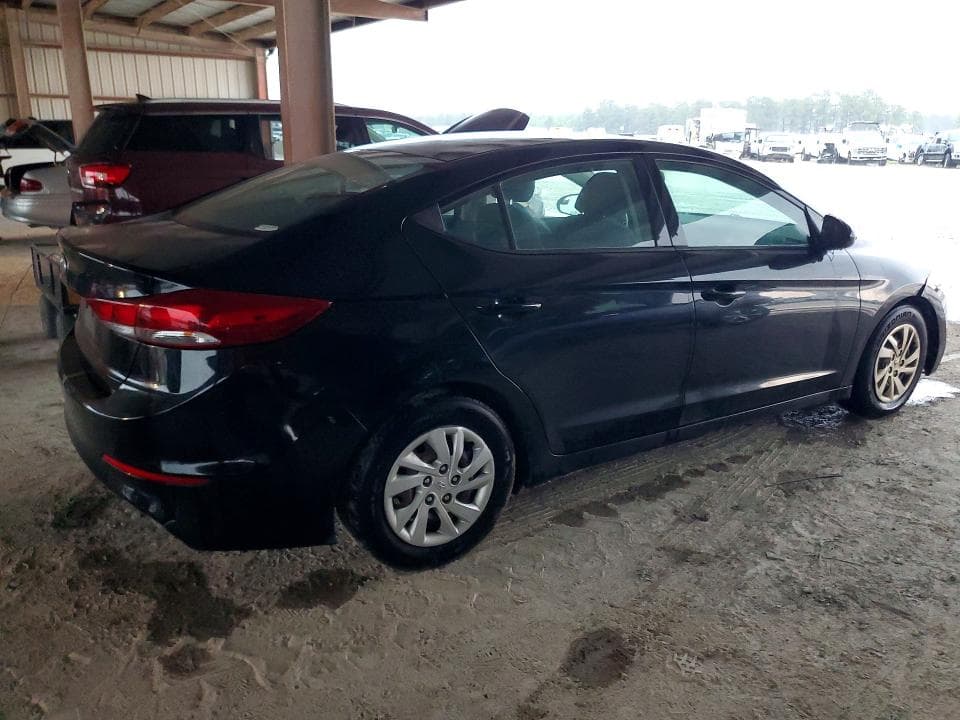 2018 HYUNDAI ELANTRA SE 3