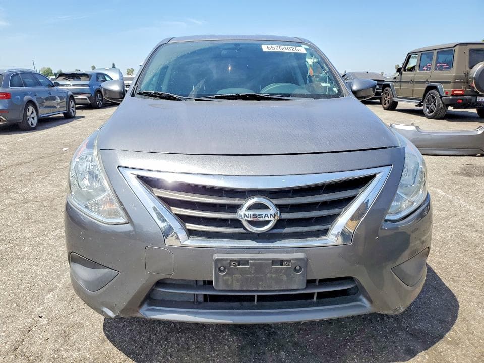 2019 NISSAN VERSA SV 5