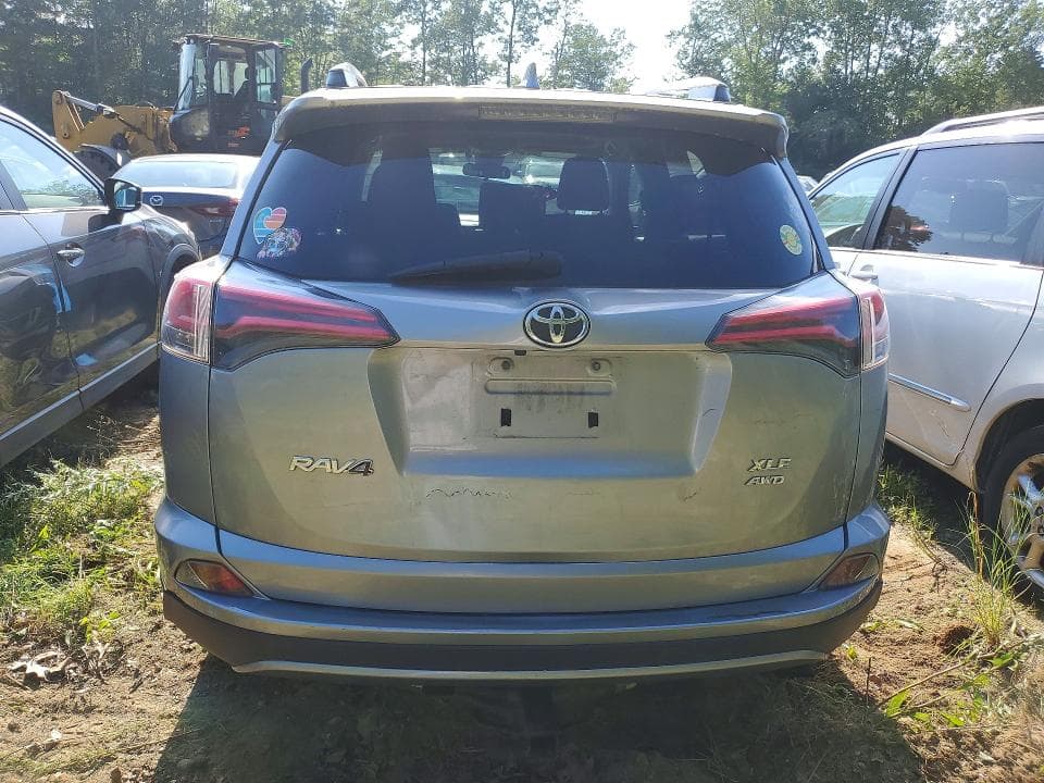 2018 TOYOTA RAV4 XLE 6