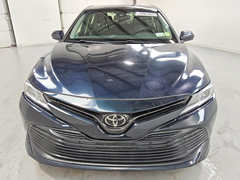 2018 TOYOTA CAMRY LE 5